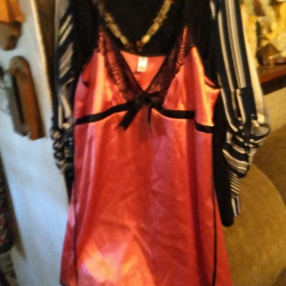 XL ND gorgeous peachy orange Nitie